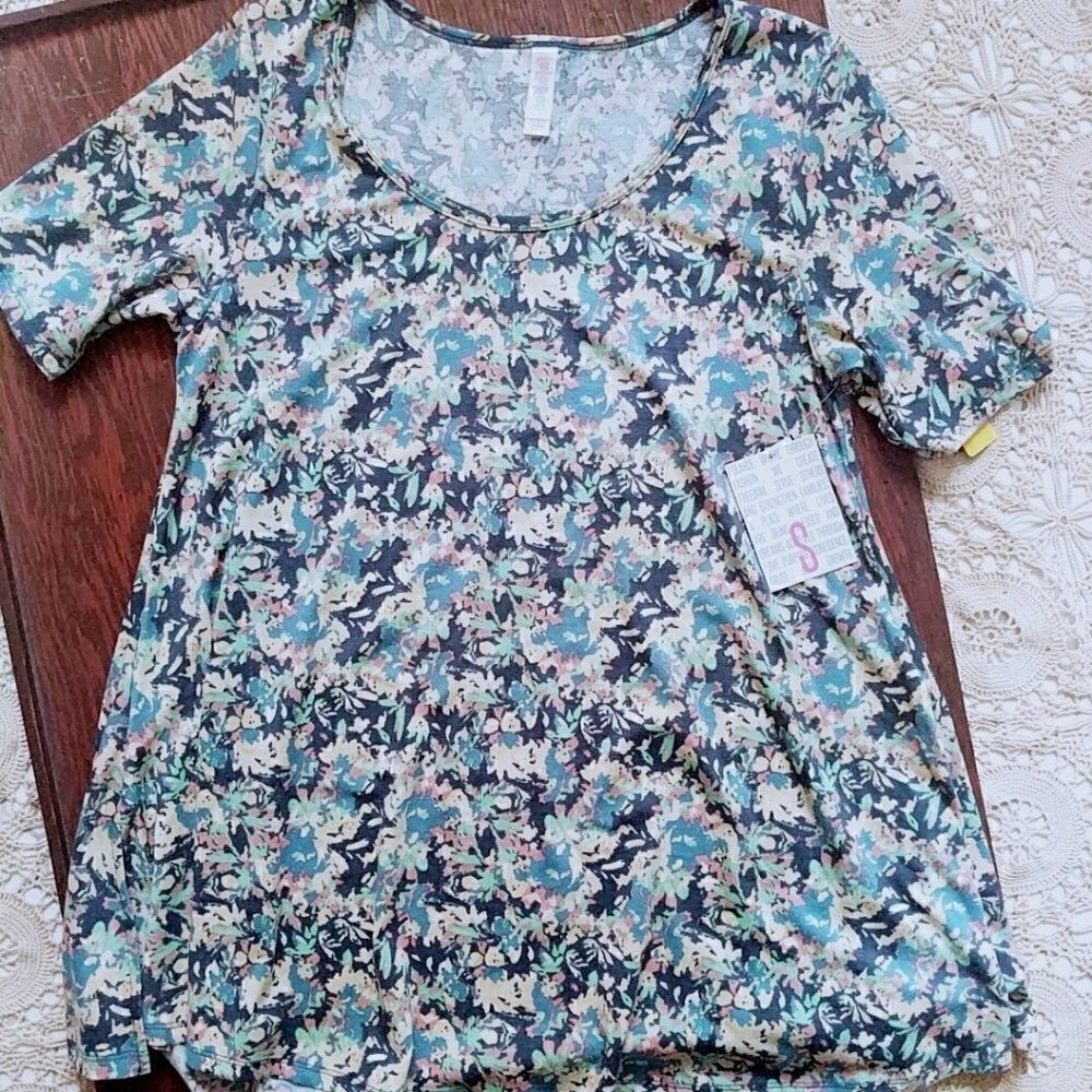 NWT 3/$40 LuLaRoe Perfect T Muted Floral S